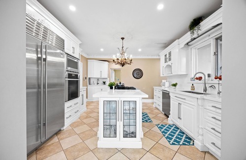 Burlington House | Luxury Lakefront | Games, Firepit, Piano & Views