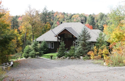 McKellar House | Luxury lakefront home 2 1/2 hours north of Toronto on 3 1/2 acres