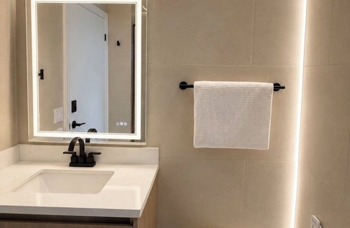 Swansea Apartment | Luxury Lakeside Living with Resort-Style Amenities