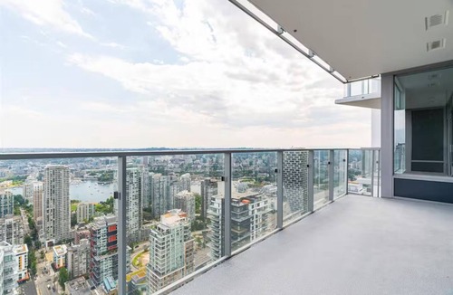 Downtown Vancouver Apartment | Luxury Living above the Clouds! Best of Vancouver!