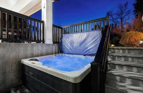 Langley House | Luxury Mansion, Sleeps 22 Pool/Hot tub/Playground/Theatre/Game Room