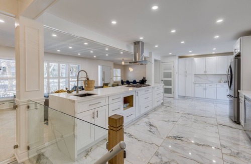 Cooksville House | Luxury, Modern Home with Theatre and Games Room