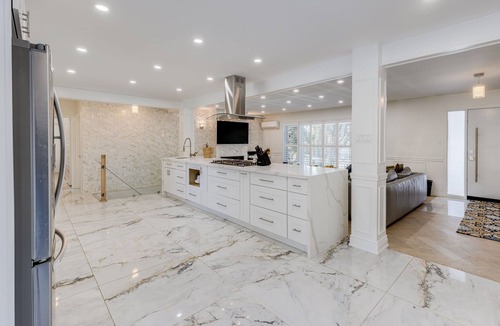 Cooksville House | Luxury, Modern Home with Theatre and Games Room