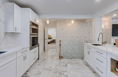 Cooksville House | Luxury, Modern Home with Theatre and Games Room