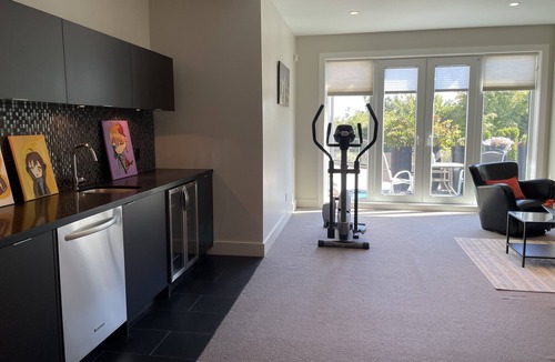 Hollyburn Villa | Luxury One Bedrooms Suite in Luxury Oceanview Villa