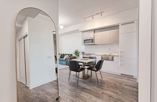Parkdale Apartment | Luxury penthouse with a beautiful view, 3 bedrooms, private balcony, and more.