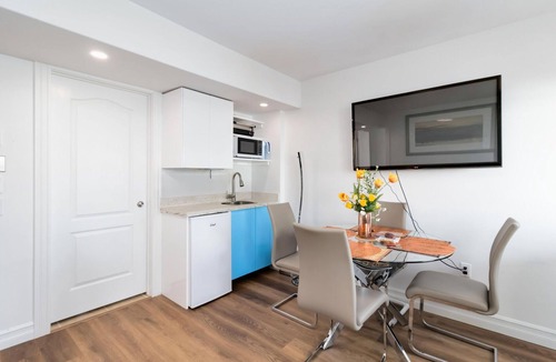 Halifax Apartment | Luxury retreat with Amazing Views, Great Location with free parking!