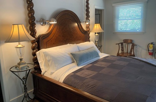 Old Town Historic District Bed & Breakfast | Luxury Romantic Private Suite With lounge and decks