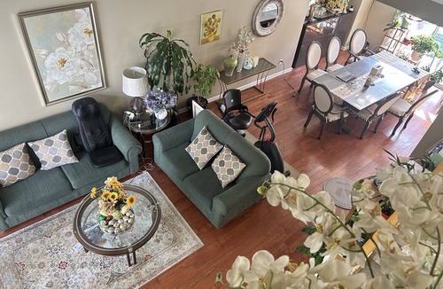 Coquitlam House | Luxury & Spacious House Near Coquitlam Town Centre
