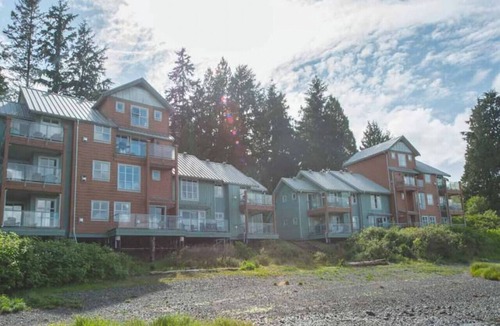Tofino Condo | Luxury Tofino Oceanfront 2br Condo Directly Downtown
