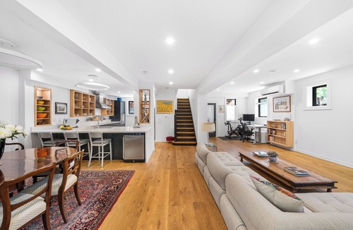Trinity - Bellwoods House | Luxury Trinity Bellwoods 4 bedroom/3 bath House