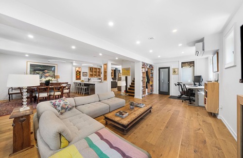 Trinity - Bellwoods House | Luxury Trinity Bellwoods 4 bedroom/3 bath House