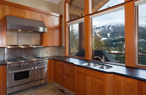 Blueberry Hill House | Luxury view chalet with hot tub
