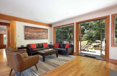 Blueberry Hill House | Luxury view chalet with hot tub