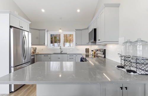 Armour House | Luxury Waterfront Cottage on Little Doe Lake