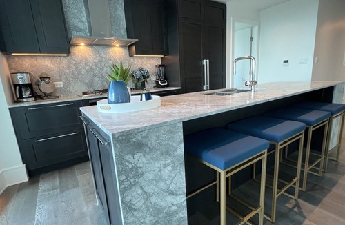White Rock Condo | Luxury White Rock Ocean view Condo-2Bd/2Ba/2decks/pool/gym/steam room/sauna/spa