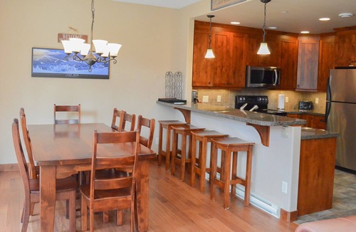 Sun Peaks House | Magnificent Multi Level Townhouse | Ski-in & Ski-out | Private Hot Tub