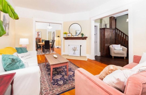 Downtown Kelowna House | Magpie - Kebbie's Place · Charming Heritage Home Downtown Kelowna