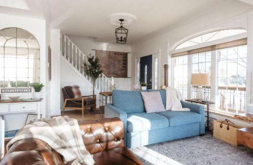 Wellington House | Marina and Main - In Ground Pool and Games Room ST 2020-0317