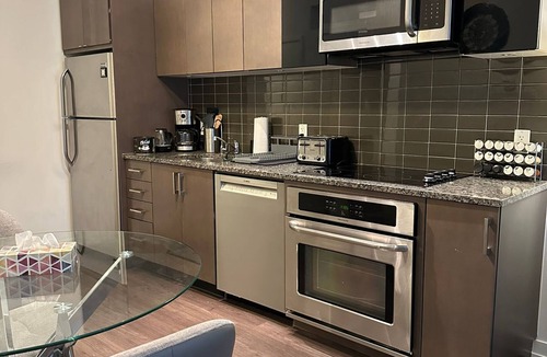 Yonge-Eglinton Condo | Midtown executive stay