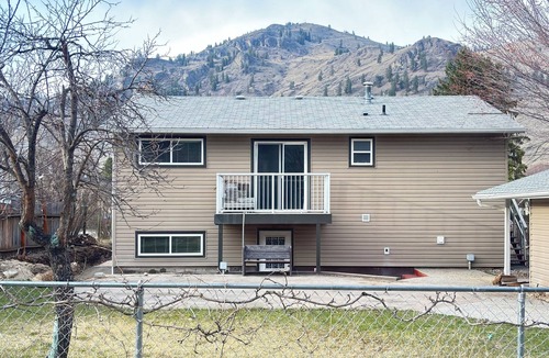 Midway House | Midway RiverHaus - Charming upstairs with views of river and mountains.