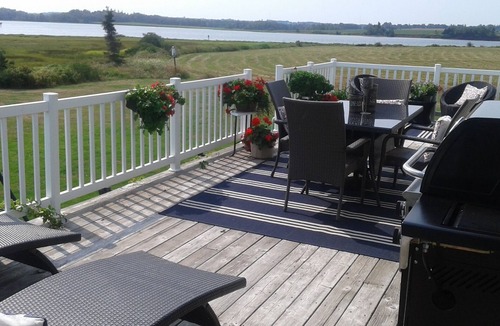 Mermaid House | Minutes From Charlottetown, Surrounded by Water & Countryside