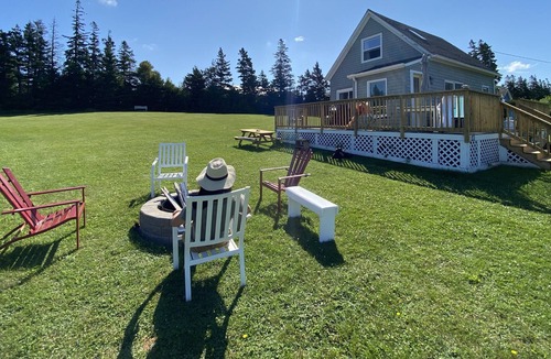 Clinton Cottage | Minutes To The Beach! 2 Bedroom Cozy Cottage In Anne's Land