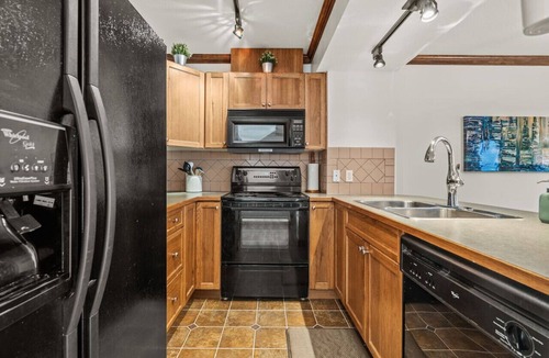 Radium Hot Springs Apartment | Misty Mountain Retreat | Pool/Hot Tub | Fireplace