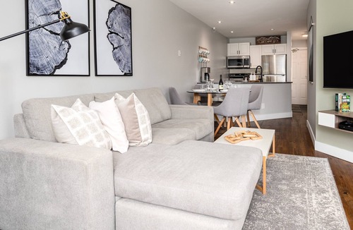 Village North Condo | ❄︎Misty Mountain❄︎ | 1 BR 10 Min Walk to Gondola | Hot Tub & Views