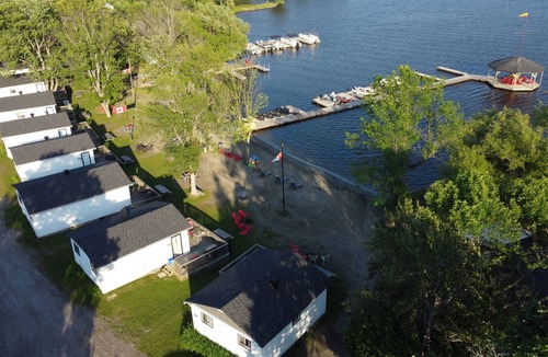 Lavigne Cottage | Mockingbird #7 Graceland Cottages