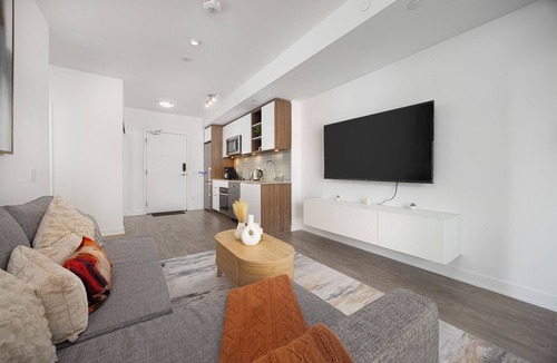 Fashion District Apartment | Modern 1BR Downtown Condo | Stylish & Cozy