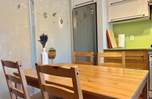 Strathcona Apartment | Modern 1BR w/Balcony | 10 Mins Walk to BC Place & Rogers Arena