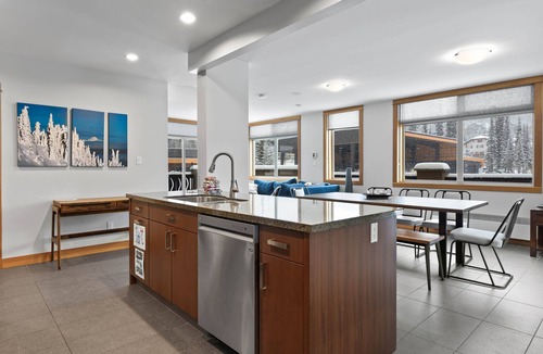Sun Peaks Cabin | Modern 2 bedroom plus den apartment in village centre