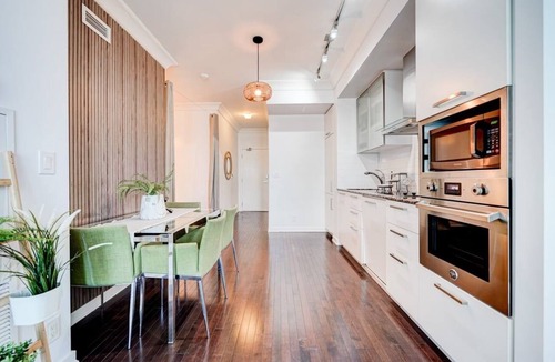 Financial District Apartment | Modern 2BR Downtown Stay Near Scotiabank Arena