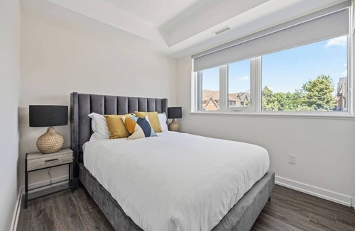 Harwood Hotel | Modern 3-Bedroom Duplex Suite Complimentary Parking