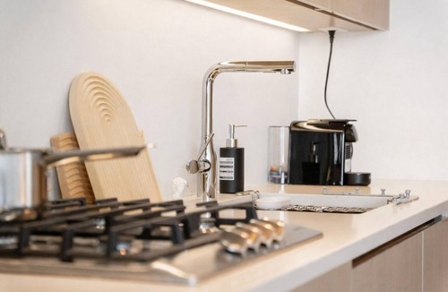 Renfrew-Collingwood Apartment | Modern 3br 2bt apartment 5 minute to Joyce SkyTrain & Street parking available