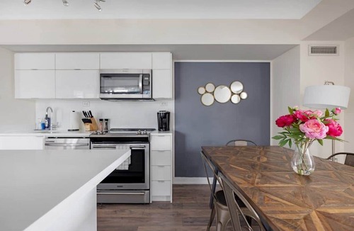 CityPlace Apartment | Modern 3BR Condo Heart of Entertainment District