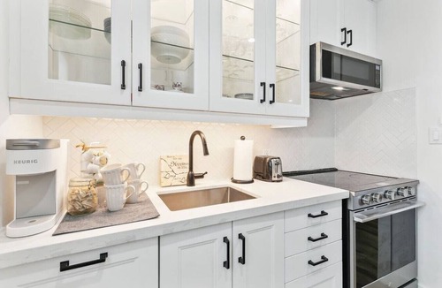 Cooksville House | Modern 3BR Home, Close to Port Credit