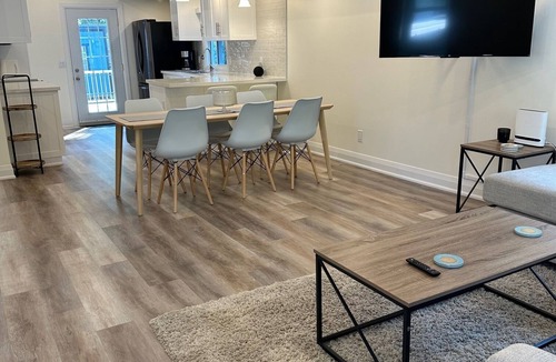 Crystal Beach House | Modern 3BR Home near the Beach w/A/C +WiFi +Free Parking +Deck w/BBQ