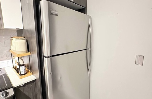 Halifax Apartment | Modern 3BR Near Long Lake Minutes to Downtown
