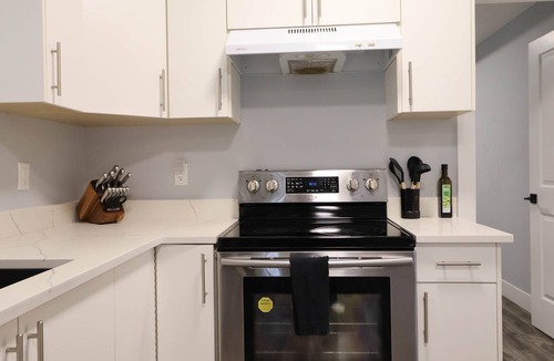 Mission House | Modern 3BR w/Patio + Fireplace | Self Check-in