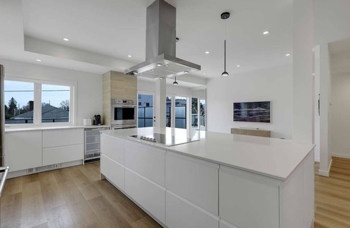Knight House | Modern 4 Bedroom with large outdoor spaces - 15 mins to downtown