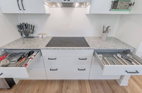 Richmond Hill House | Modern 4Bed Home in Richmond Hill/Rooftop Terrace & EV Charger