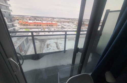 Markham Condo | Modern Apartment You Can Enjoy in Heart of Markham 20 mins to Toronto or Airport