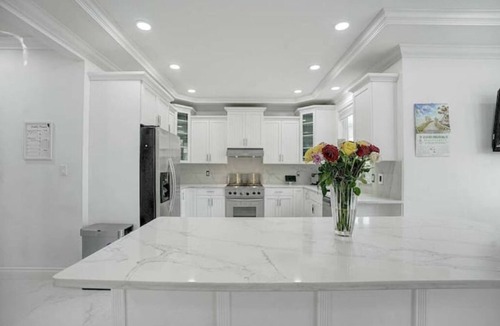 Sardis House | Modern family home near cultus lake