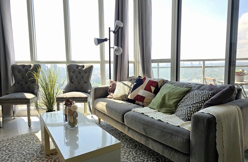 CityPlace Condo | Modern High-Rise 1 BD Downtown Toronto Condo - With Parking & Balcony