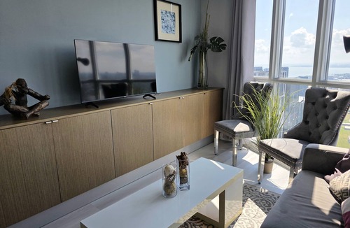 CityPlace Condo | Modern High-Rise 1 BD Downtown Toronto Condo - With Parking & Balcony
