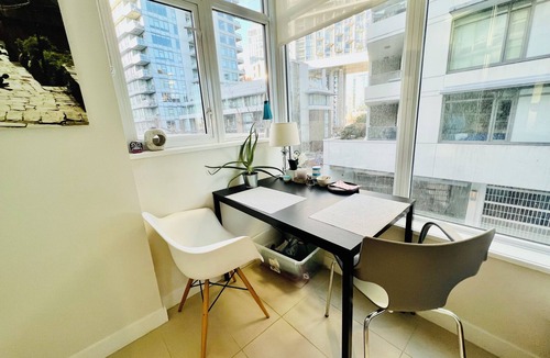 Mount Pleasant Apartment | Modern Hip Apartment in Olympic Village