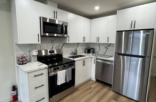 Huntsville House | Modern Lakeview Stay Near Downtown Huntsville