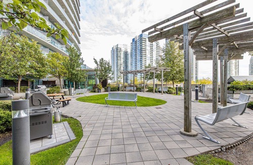 Humber Bay Condo | Modern Loft - Lower Penthouse Corner Suite! With shared outdoor pool!